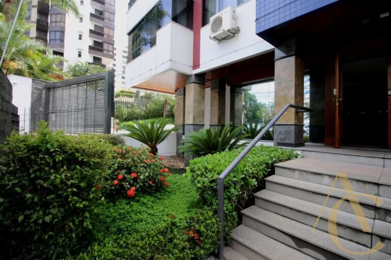 Apartamento para alugar – 03 quartos sendo 01 suíte – Agronômica | Florianópolis/SC.